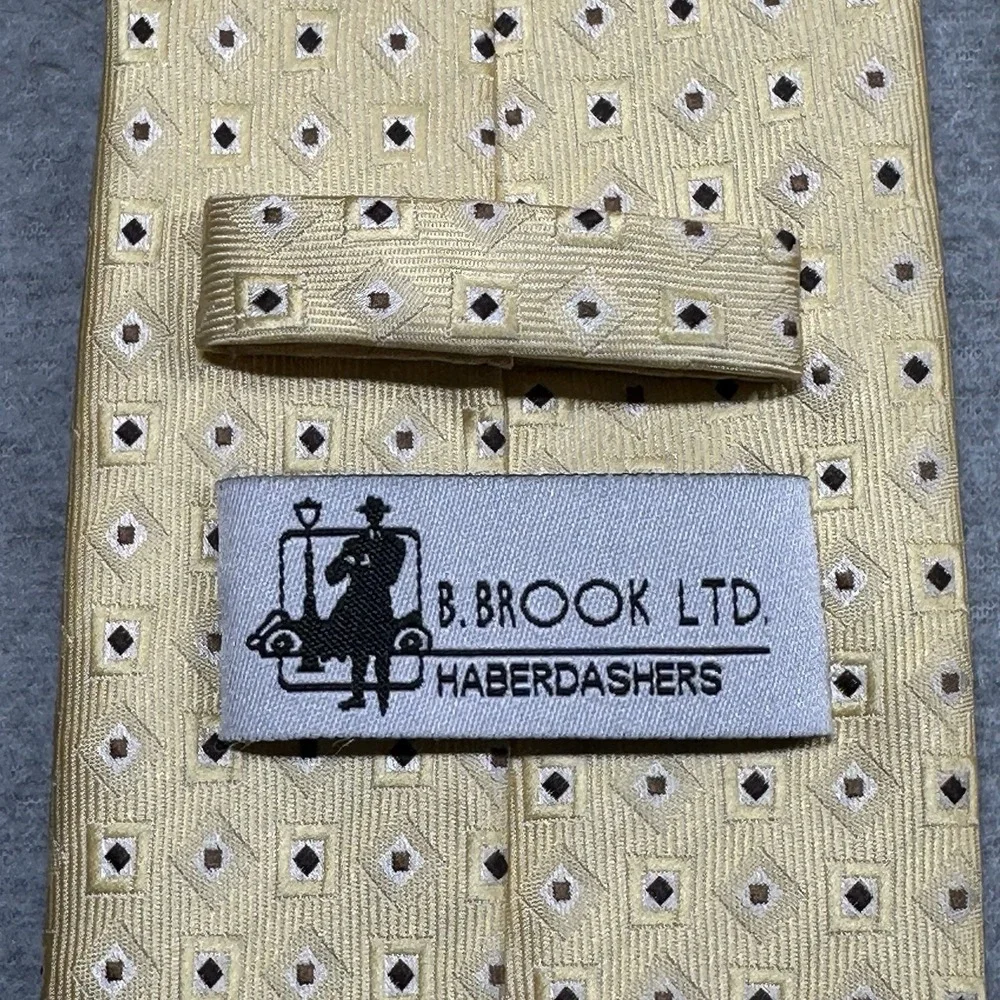 B Brook LTD Haberdashers Necktie Yellow Geometric Pattern 100%‎ Silk